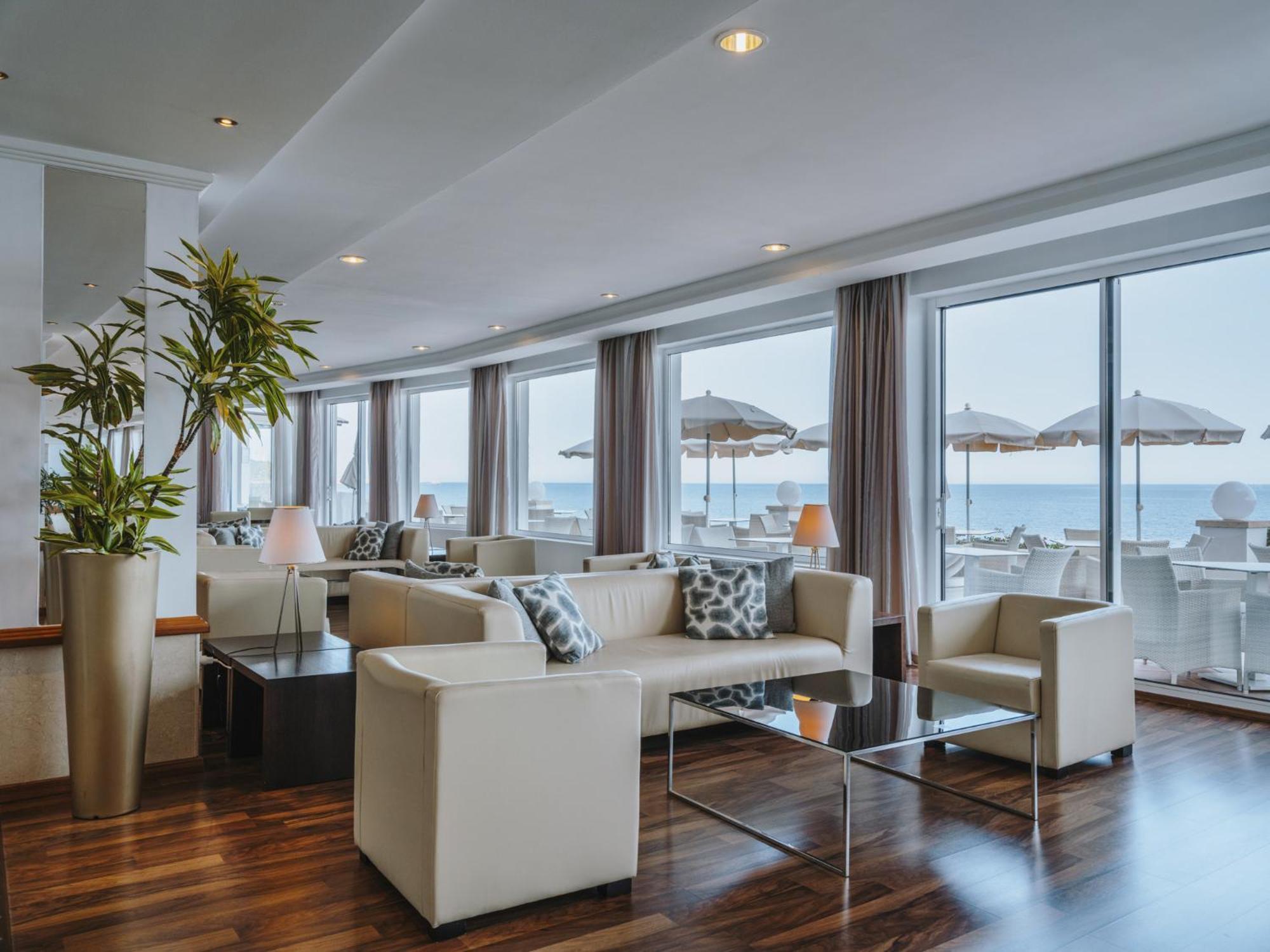 Grupotel Aguait Resort & Spa - Adults Only Cala Ratjada  Bagian luar foto