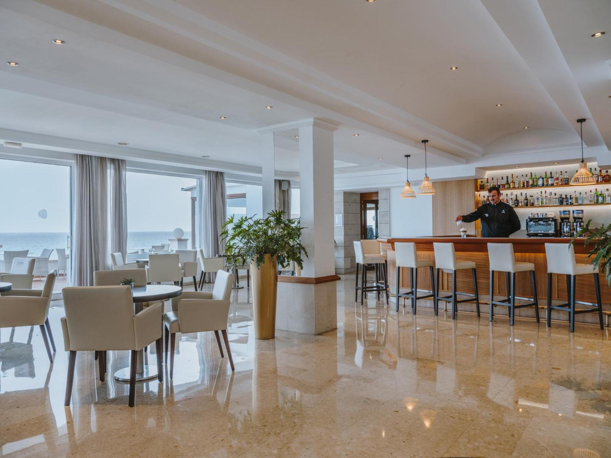 Grupotel Aguait Resort & Spa - Adults Only Cala Ratjada  Bagian luar foto