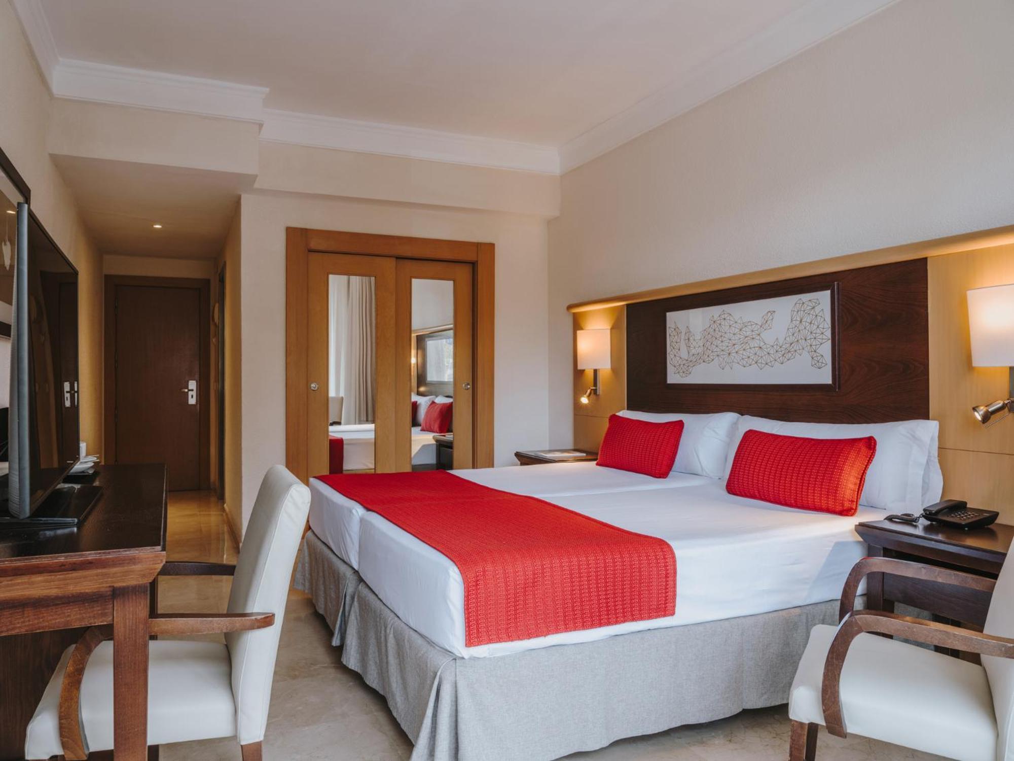 Grupotel Aguait Resort & Spa - Adults Only Cala Ratjada  Bagian luar foto